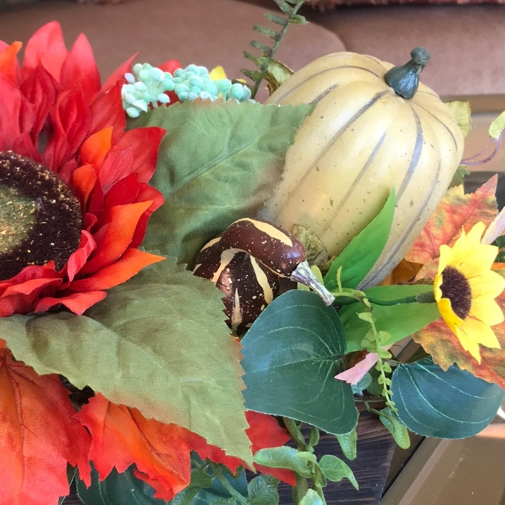 HAND CRAFTED UNIQUE Fall Table Decoration - Picture 10 of 11